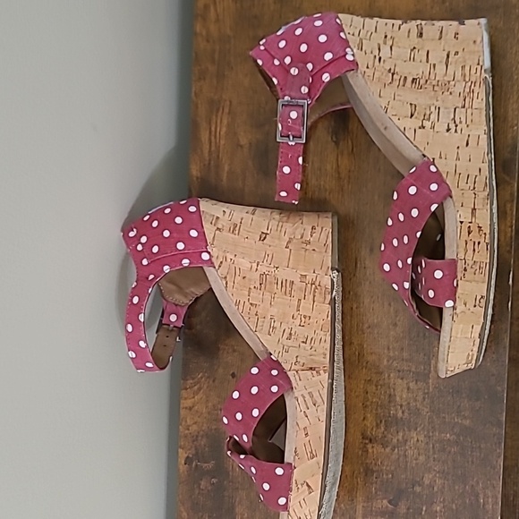 Toms Cranberry & White Polka Dot Wedge Sandals size 9 - Picture 3 of 10